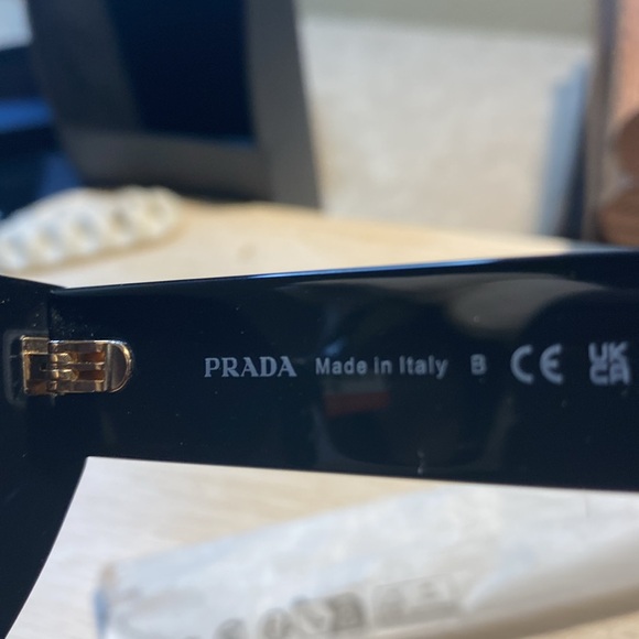 Prada (authentic) New Sunglasses Black/Brown Gradient Gold Logo - Picture 5 of 7
